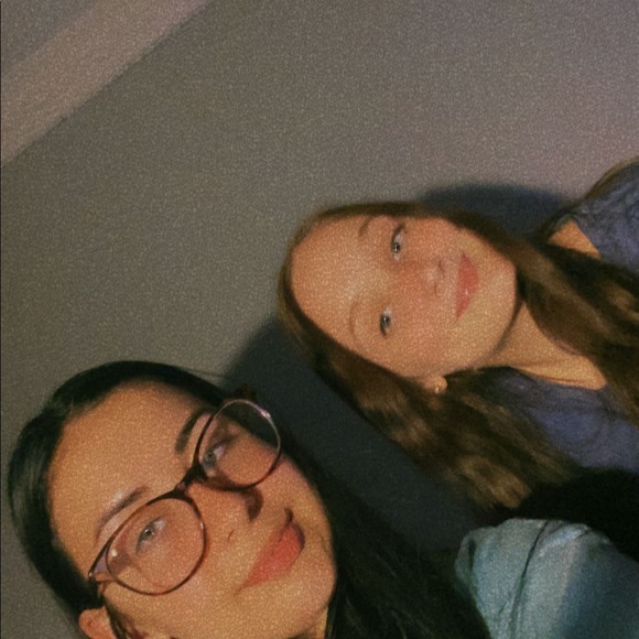 Meet your Posher, Carlie - Picture 1 of 1